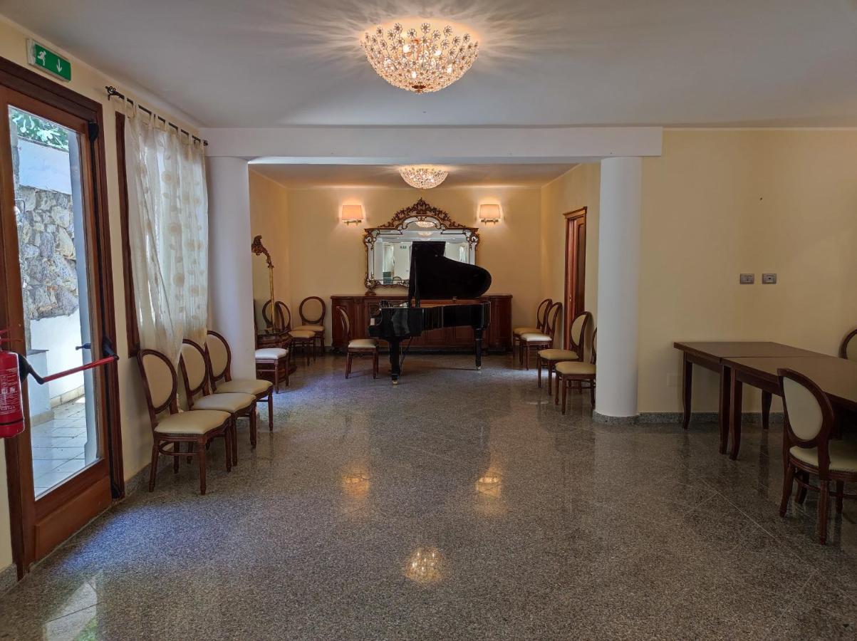 Hotel Hieracon Carloforte  Extérieur photo
