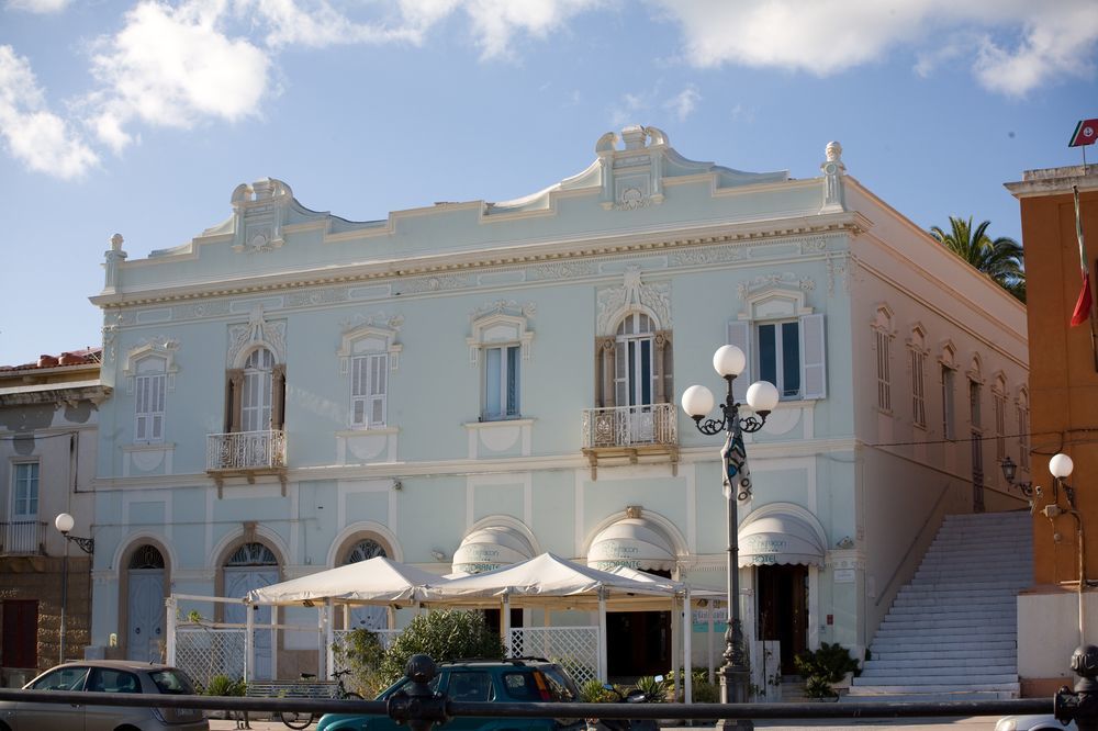 Hotel Hieracon Carloforte  Extérieur photo