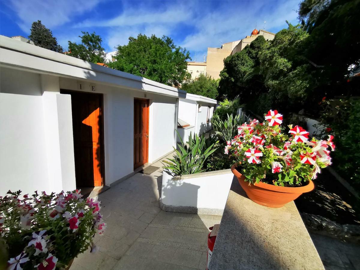 Hotel Hieracon Carloforte  Extérieur photo
